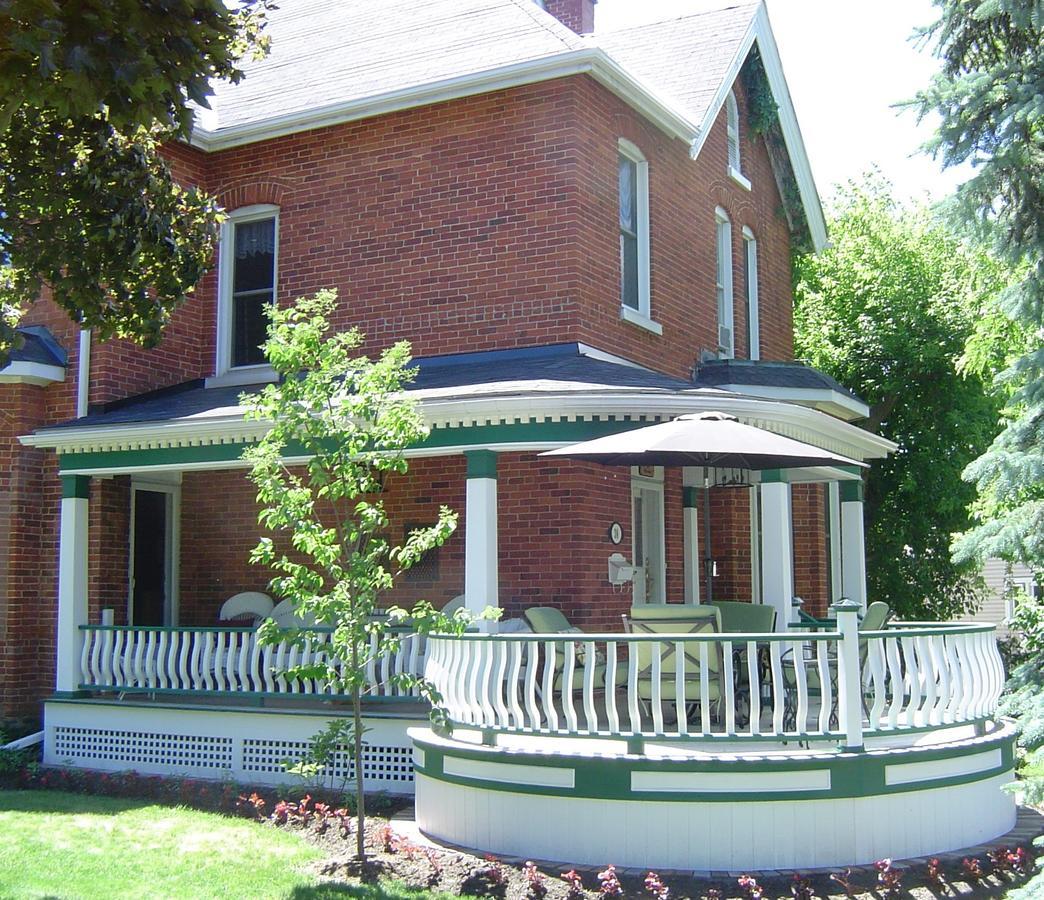 Clydesdale House Bed & Breakfast Barrie Exterior photo