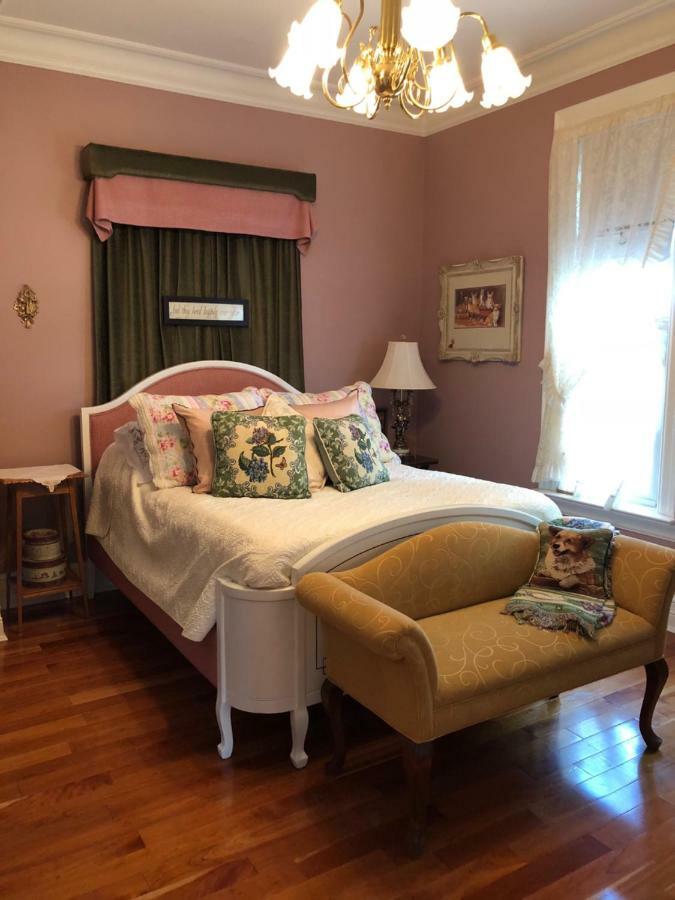Clydesdale House Bed & Breakfast Barrie Exterior photo